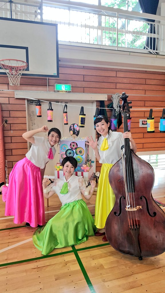 otopokke's tweet photo. 本日は調布クオレ保育園さんの夏祭りにて音ぽっけのコンサートをお届けしてまいりました🌈浴衣や甚平姿の元気な子ども達がニコニコでゲームや盆踊りを楽しみ、コンサートでは大きな声で歌ってくれました☺️先生方、父兄の皆様、素敵な夏の思い出をありがとうございました🎆
#音ぽっけ  #出張コンサート https://t.co/ZGE2Ad59ds