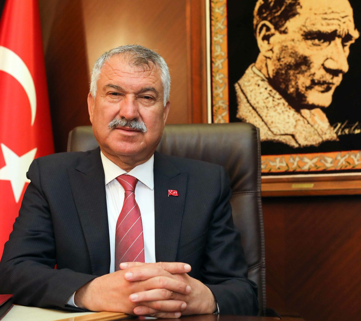 SON DAKİKA‼️ 
Adana Büyükşehir Belediye Başkanı Zeydan Karalar gözaltına alındı.