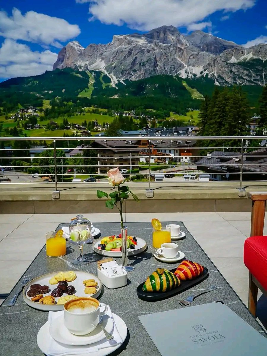 Breakfast in Cortina, d'Ampezzo, Italy🤍🇮🇹