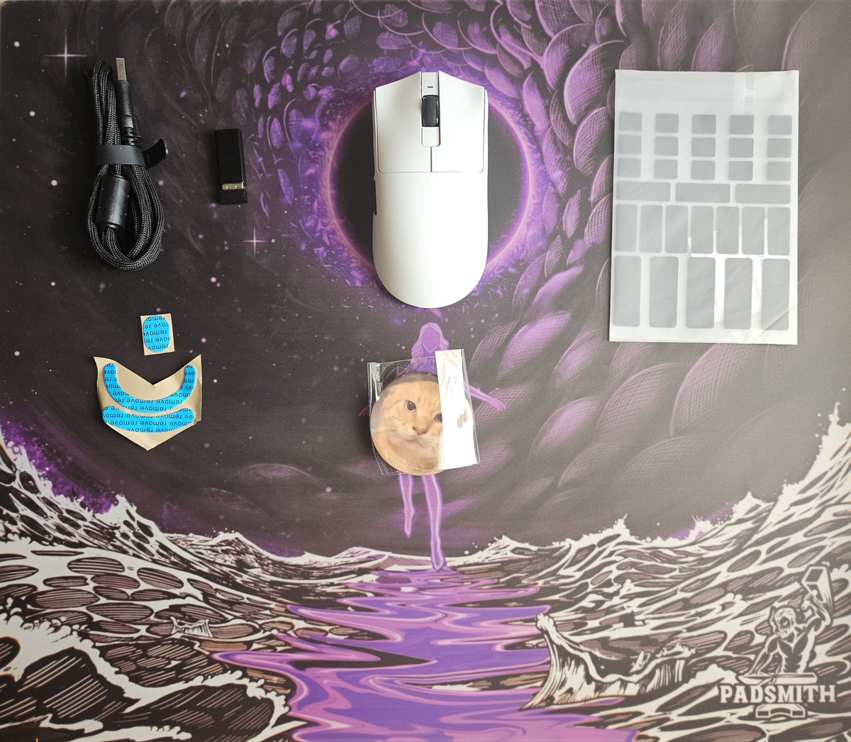 A new mouse that has just released which is based off a popular shape 👀 
Made by <a href="/westcityec/">WEST Lab</a> called West01
First impression soon™