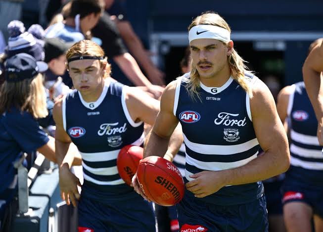 MickCockering's tweet image. I’m no Sherlock Holmes, but having a @CottonOn event the night before a game and then being a late out just minutes before the bounce might have something to do with another failed piss test.

Great sponsor 👍🏻 

Cheers, Mick.