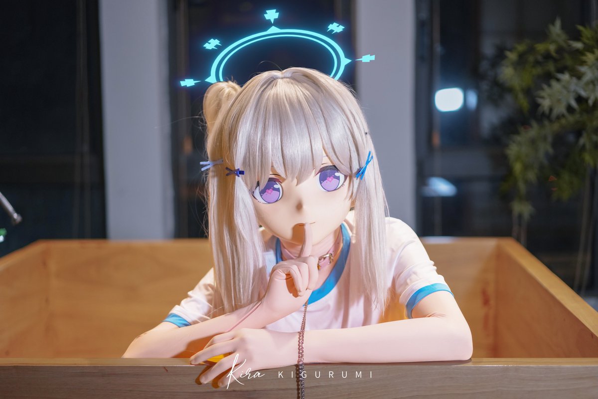 🐰
“想让我用看猎物的眼神看你吗，老师
…那今晚，你就沦为我的猎物了…”

📷：<a href="/0_xiao_chi_0/">小持今天不想动</a> 
效果协力：<a href="/jyyosa/">蒸鱼豉油也是酱油</a> 

#蔚蓝档案 #月雪宫子 #月雪ミヤコ #BlueArhcive