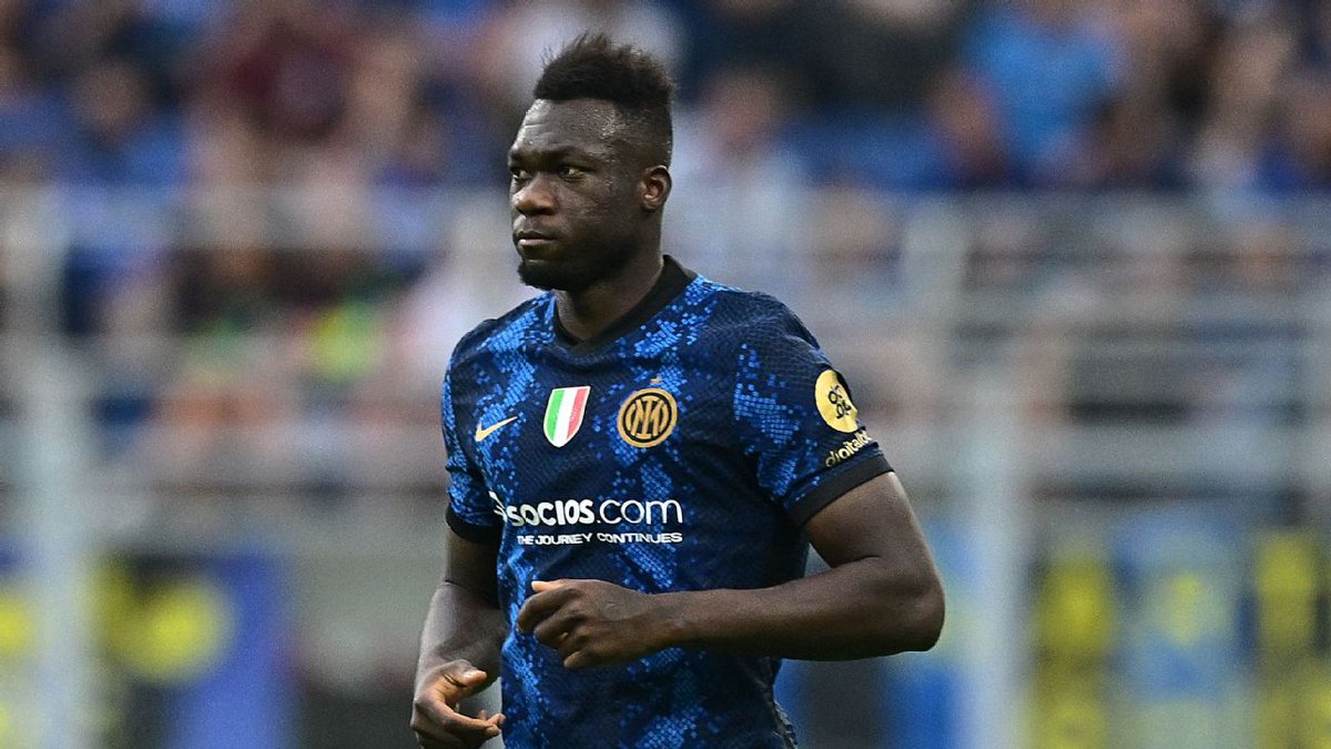 increíble revelación de Felipe Caicedo sobre su etapa en Inter:

"Un día invité a mis compañeros a comer comida ecuatoriana en casa. Lautaro (Martínez) quiso encebollado, Barella probó la guatita, Bastoni repitió el encocado y Edin Dzeko".