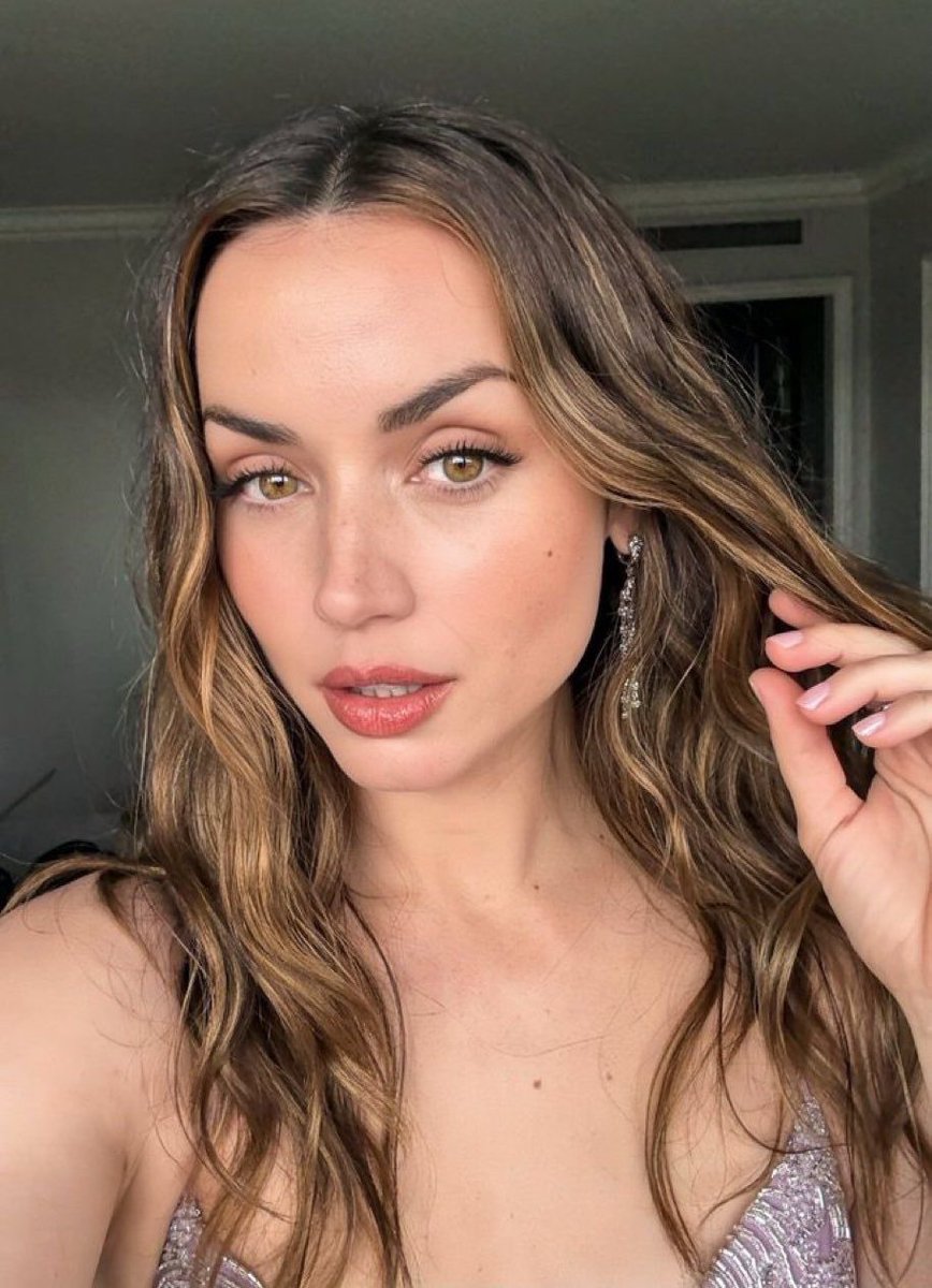 Ana De Armas Stan (@anadearmasfan_) on Twitter photo 
