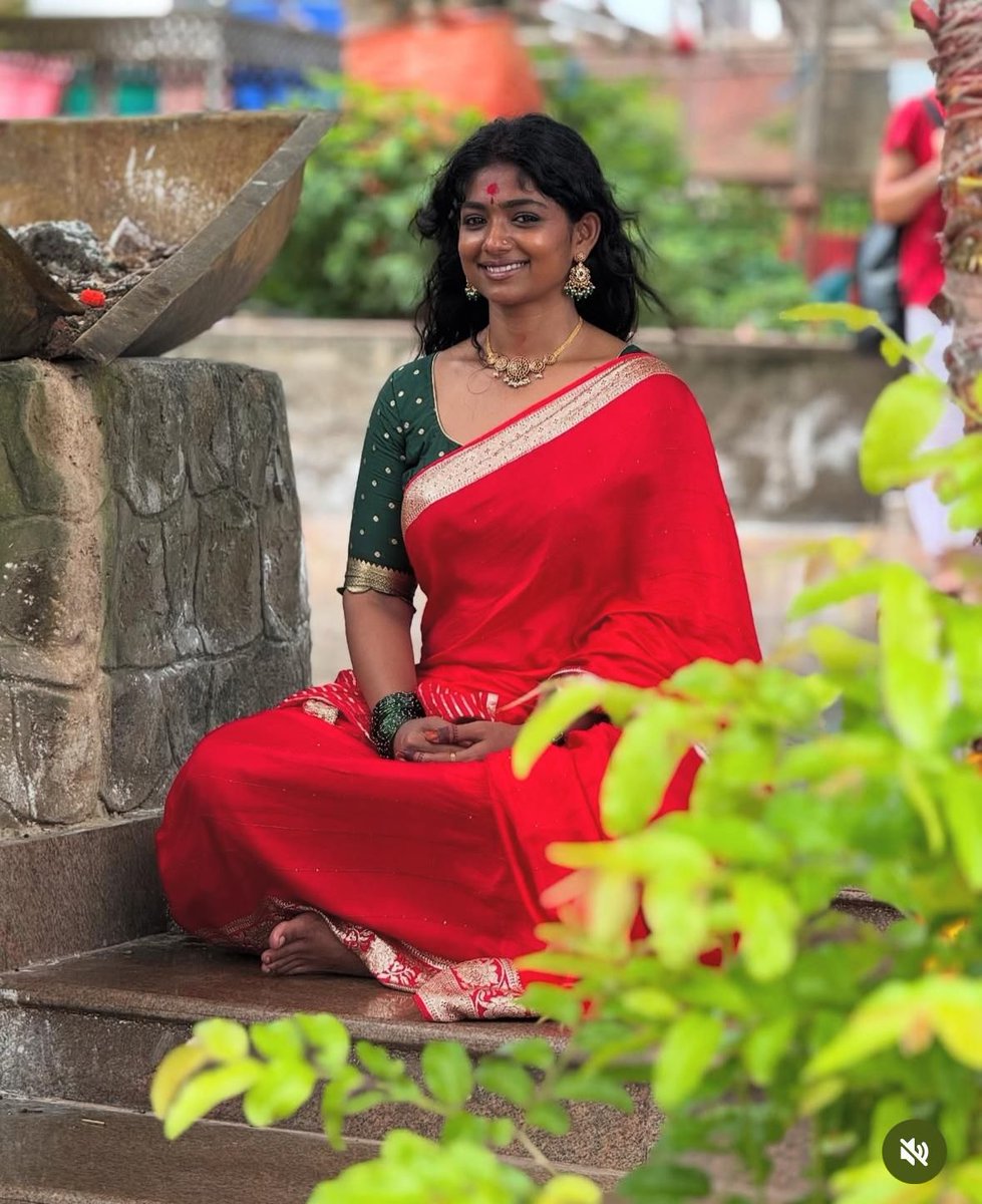 BangaloreTimes1's tweet image. “I wept, I surrendered.” @bhoomi_shettyofficial shares powerful moments from Kamakhya temple on how she rose — rooted in Shakti with a beautiful caption. 

#kannadactress #instapost #spirituality #kamkhya