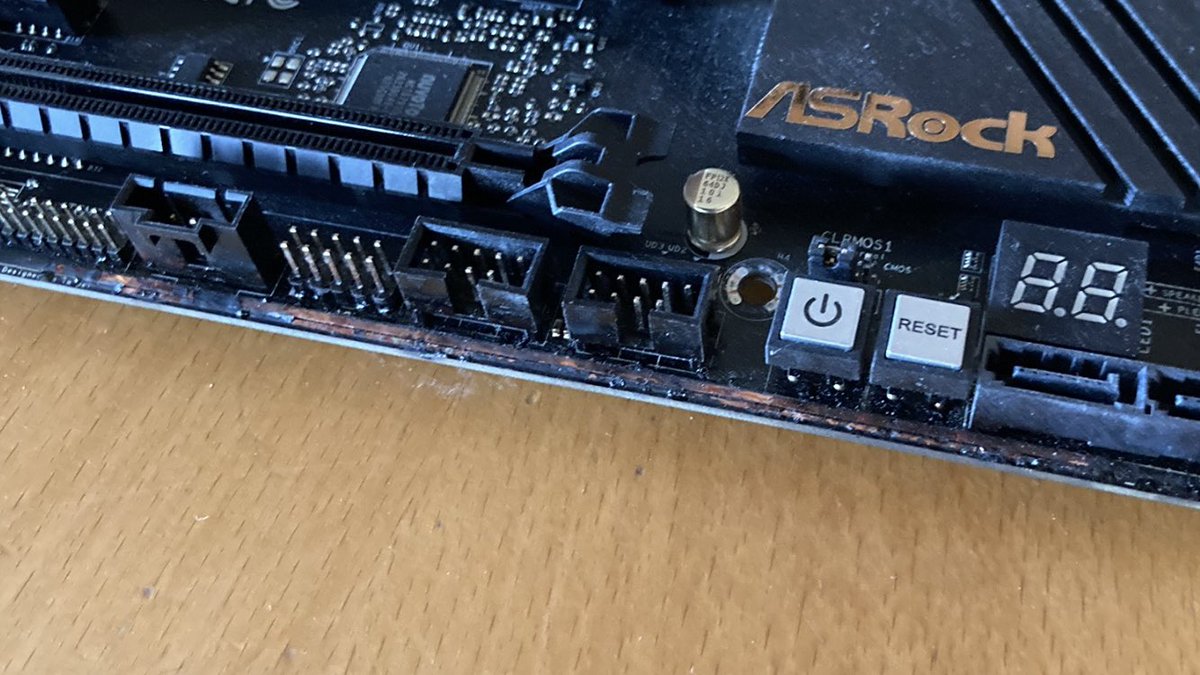 Damage assessment: see the exposed copper near the edge? It shouldn’t be. It also shouldn’t smell like sparklers 🎇🤔