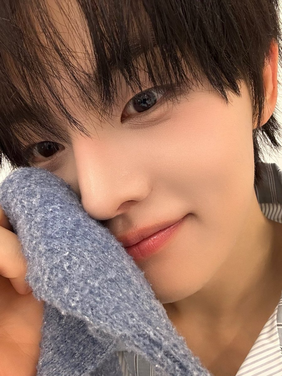 얼빡!-!

#전민욱 #JEONMINWOOK
#CLOSEYOUREYES #클로즈유어아이즈
#클유아 #CYE