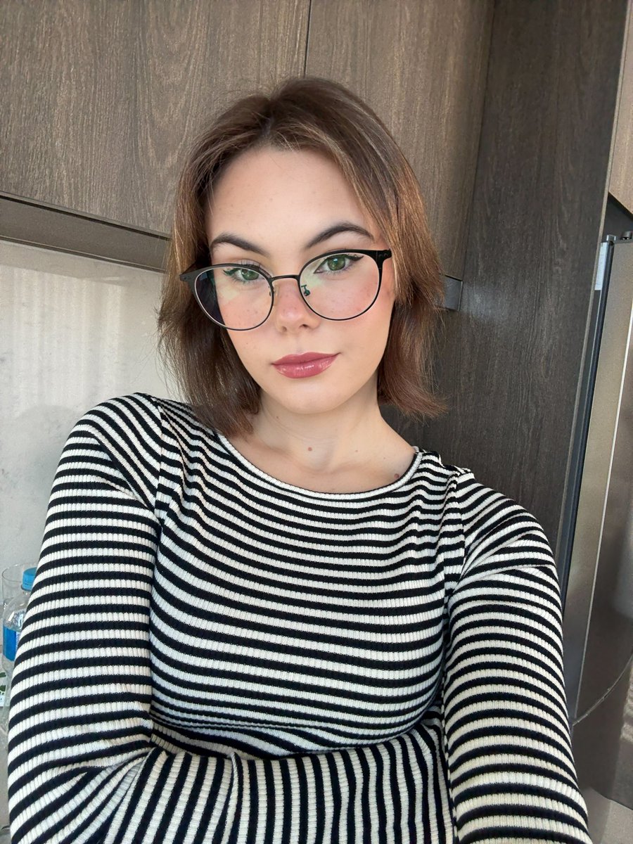 glasses? yes or no? 🤓