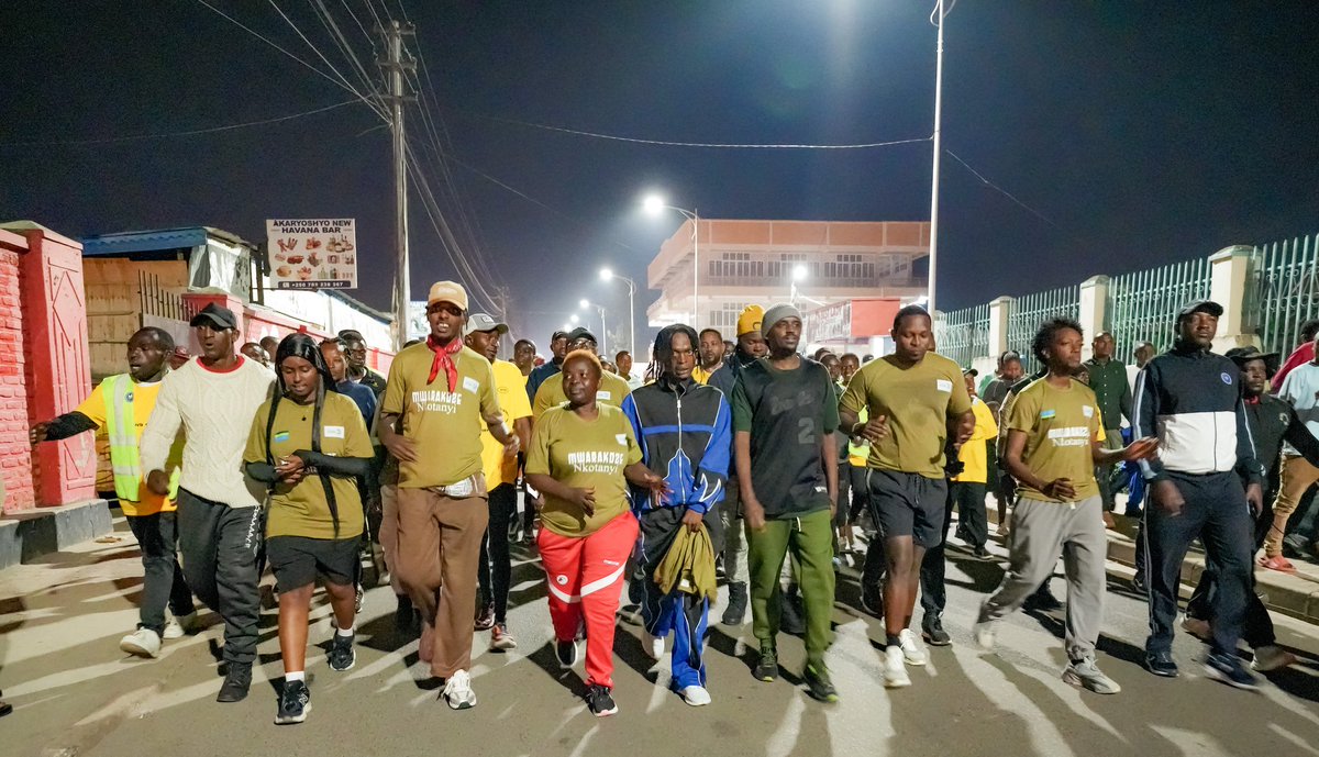 EAPRwanda's tweet photo. Kuri uyu wa gatanu abahanzi bazataramira abakunzi ba Muzika nyarwanda muri #MTNIwacuMuzika2025 bafatanije nabafatanyabikorwa, abaturage ndetse n'ubuyobozi bwa akarere bahuriye muri siporo rusange #musanzenightrun #tujyane https://t.co/HvDRfT0o2C