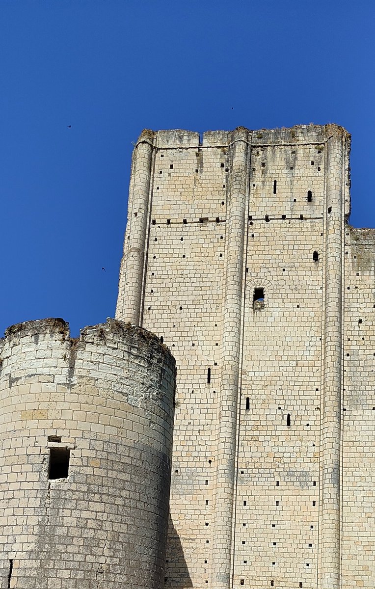 Loches in blue.
#photo #Loches #France #Touraine