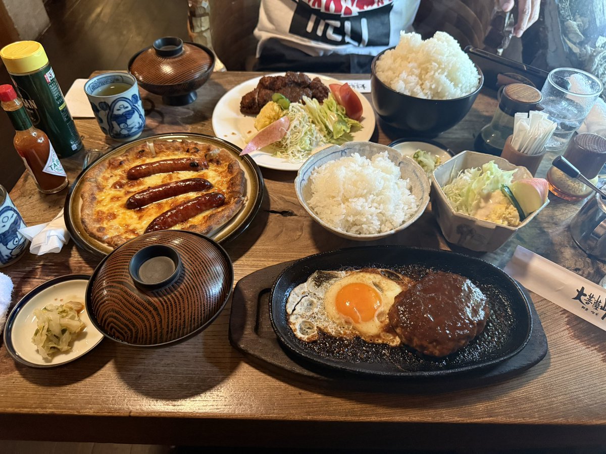 14~5年振りくらいに大菩薩峠に行ってきた😙
相変わらずジブリ感すごかった😉

ピザがめっちゃ美味かったな(⸝⸝•ᴗ•✿)