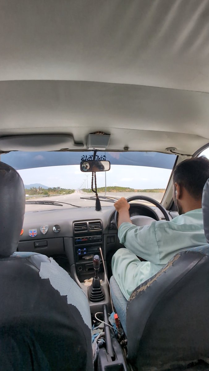 huhuzi2's tweet photo. イスラマバードでの移動はinDriveが安くて便利！ただしクレカは使えなさそう。アプリで相場の配車手配ができますが、逆入札機能があるのが面白いです。マッチングすると大抵ドライバーから電話がかかってきます。Careemはクレカ可も間もなくサービス終了でドライバーもほぼ居らず。 https://t.co/cIseHGnusa