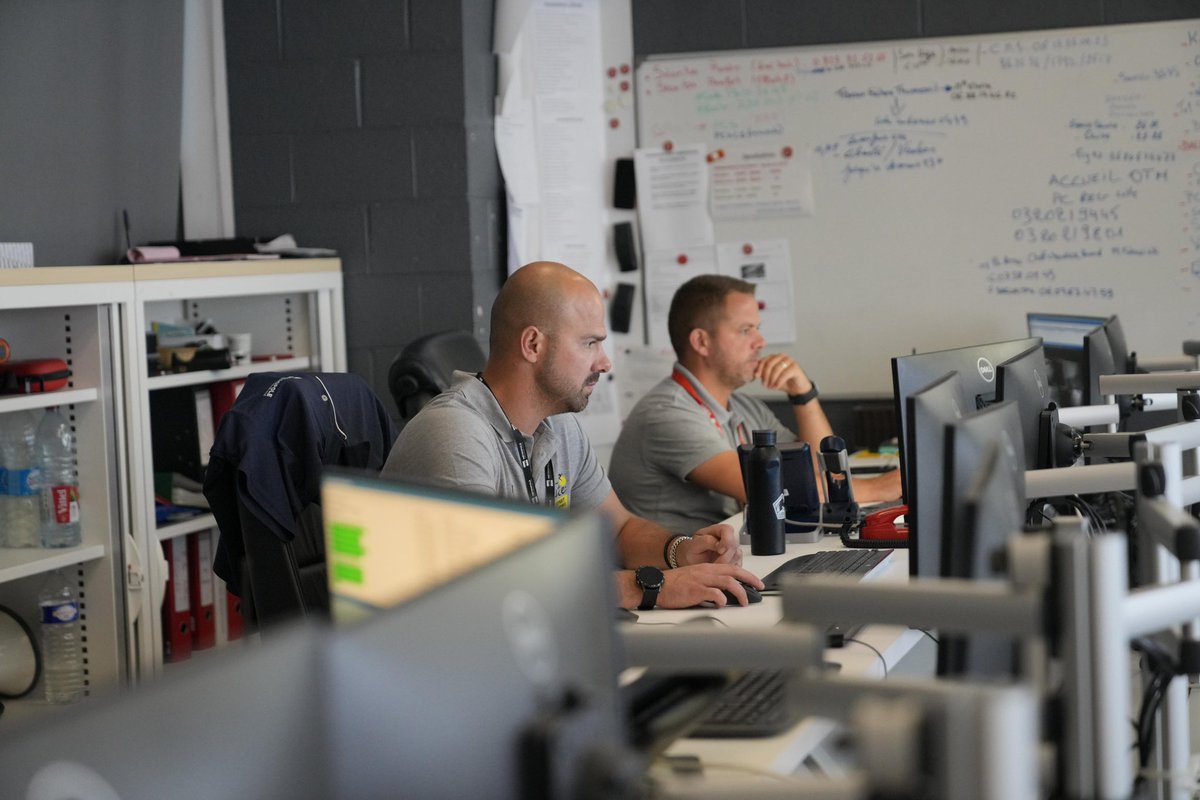 🚲 Grand Départ du <a href="/LeTour/">Tour de France™</a> : en coulisses, les agents de la MEL étaient à pied d’œuvre dès l’aube !
🙌 Avant l’arrivée des premiers spectateurs, ils étaient déjà là : logistique, sécurité, voirie…
📸 Merci à celles et ceux qui rendent possible ce moment d’exception ! 🙏