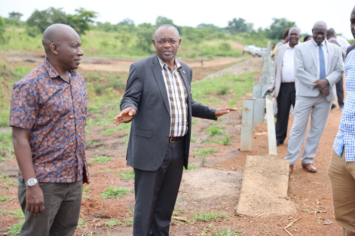 raphaelMagyezi's tweet image. Presided over a meeting with Kitgum leaders to officially close the US-funded #NUDEIL Tranche IV. Also conducted an inspection of the newly completed Lanyadyang Bridge now connecting Kitgum to Pader, unlocking trade, mobility &amp;amp; access to essential services.

The bridge is more…