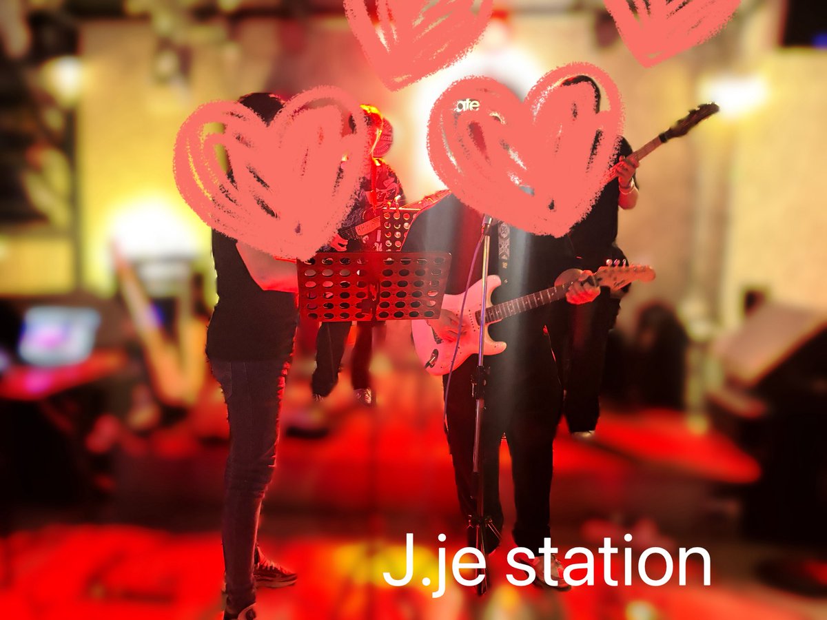 งานดนตรีเล็กๆ ครั้งที่3 ของเจเจ่ รอบนี้มีรูปเดียว 😅 น่าจะเป็นงานสังสรรค พบปะ ที่มีรูปน้อยที่สุด 😂 มีแต่ความทรงจำ ความสนุก ความเมา และความเป็นกันเองของทุกๆคน🥰 เจเจ่ขอขอบคุณ🙏🏻ทุกคน เพื่อนๆพี่ๆน้องๆทั้ง 80 + คน ที่มาร่วมสนุกกันนะคะ <a href="/Navy31567222640/">Scubalove</a> <a href="/Nanjung65/">nanno(*^_^*)</a> <a href="/NikonAlowma/">Mr. Photo</a>