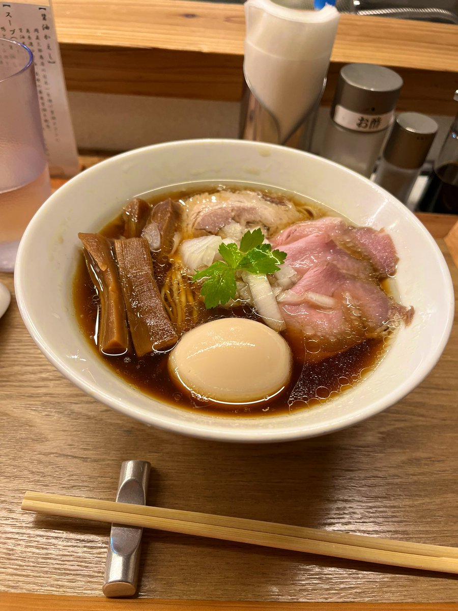 昨晩は、小生の為に【誕生会】を開いて頂きました🍻✨いつも、たいへん御世話になっている『ながえスタイル』の皆様に感謝感謝です🙇
これからも精進して参ります！
最高の時間でした♬

ps. 小生、酔っ払うとトイレで自撮りしがち。
&amp;
酔った後の深夜ラーメンは格別の美味さ。