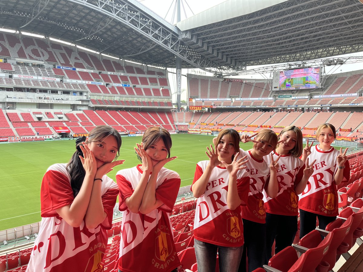 試合中にも気軽にビールをご購入いただけるように、スタンドでの売り子