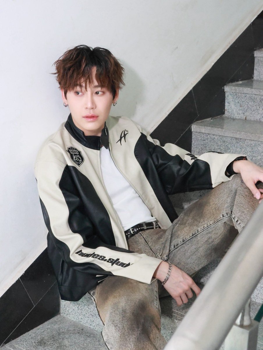 我已经准备好啦～ 我的心跳和尖叫声一样快，一会儿见喔！😍

ตอนนี้ผมพร้อมแล้วนะครับ ใจเต้นแรงไม่แพ้เสียงกรี๊ดเลย แล้วเจอกันนะครับ😍

#BounFMinChongqing
#GMMTV