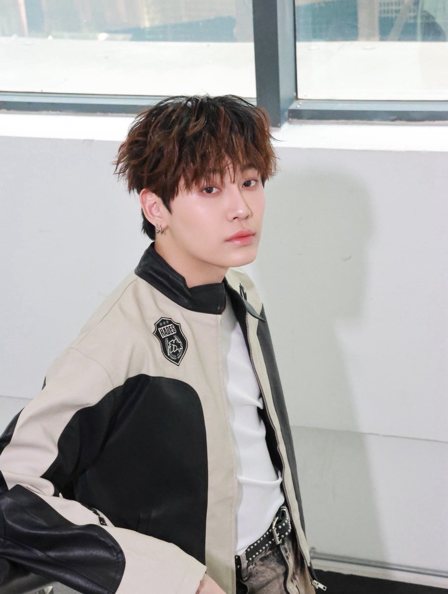 GMMTV's tweet photo. 我已经准备好啦～ 我的心跳和尖叫声一样快，一会儿见喔！😍

ตอนนี้ผมพร้อมแล้วนะครับ ใจเต้นแรงไม่แพ้เสียงกรี๊ดเลย แล้วเจอกันนะครับ😍

#BounFMinChongqing
#GMMTV https://t.co/FBhCXsByG8