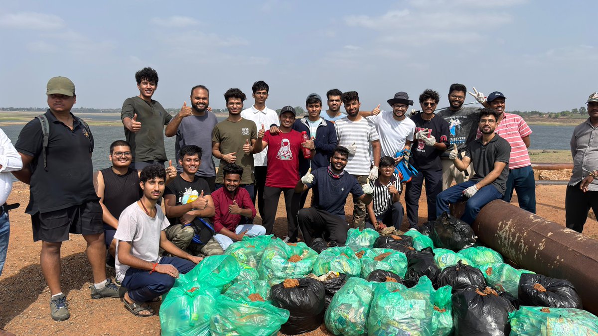 BplCaresForum's tweet photo. 🌊 Drive 2: Kerwa Dam Cleanup
100 kgs of waste gone! 🚮
The team showed up stronger, and so did the impact. This drive proved we were gaining momentum.

#KerwaCleanup #BCF #VolunteersAtWork https://t.co/iJG27sohDM