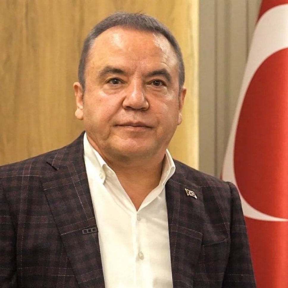 SON DAKİKA | Antalya Büyükşehir Belediye Başkanı Muhittin Böcek’in oğlu ve gelini de gözaltına alındı.