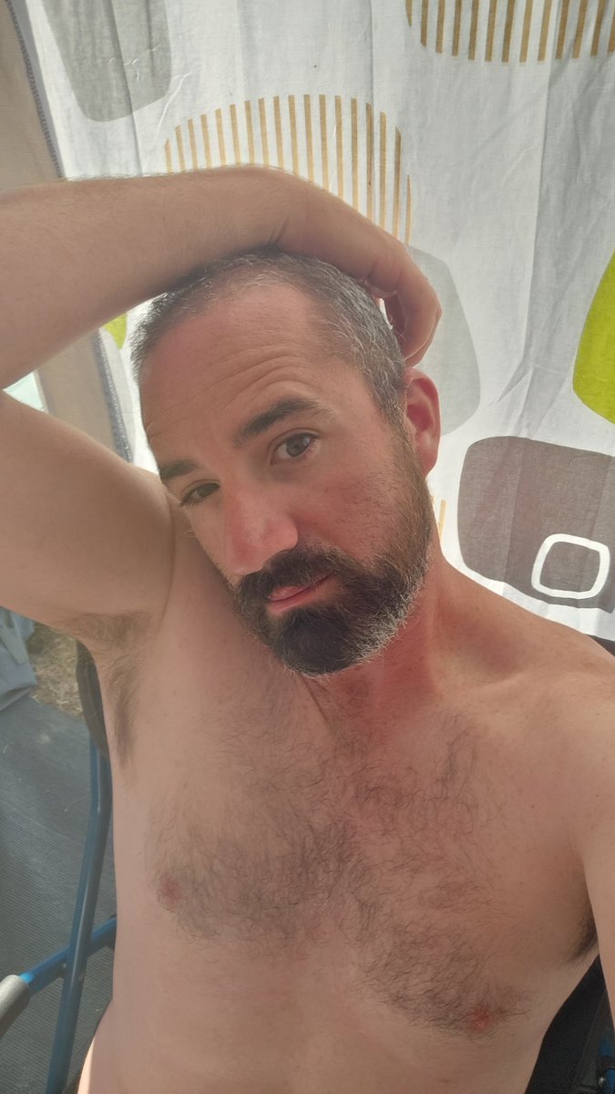 jolodu53's tweet photo. "Tu regardes ? J’espère que t’assumes ce que t’imagines."
#GayVibes #HotBoy #BeardedMen #FrenchGay #SexyMood #TorseNu #GayTease #GayXOnly #SoleilEtPeau #ChaudDevant #FantasmeVisuel https://t.co/dZKzkAWH8W