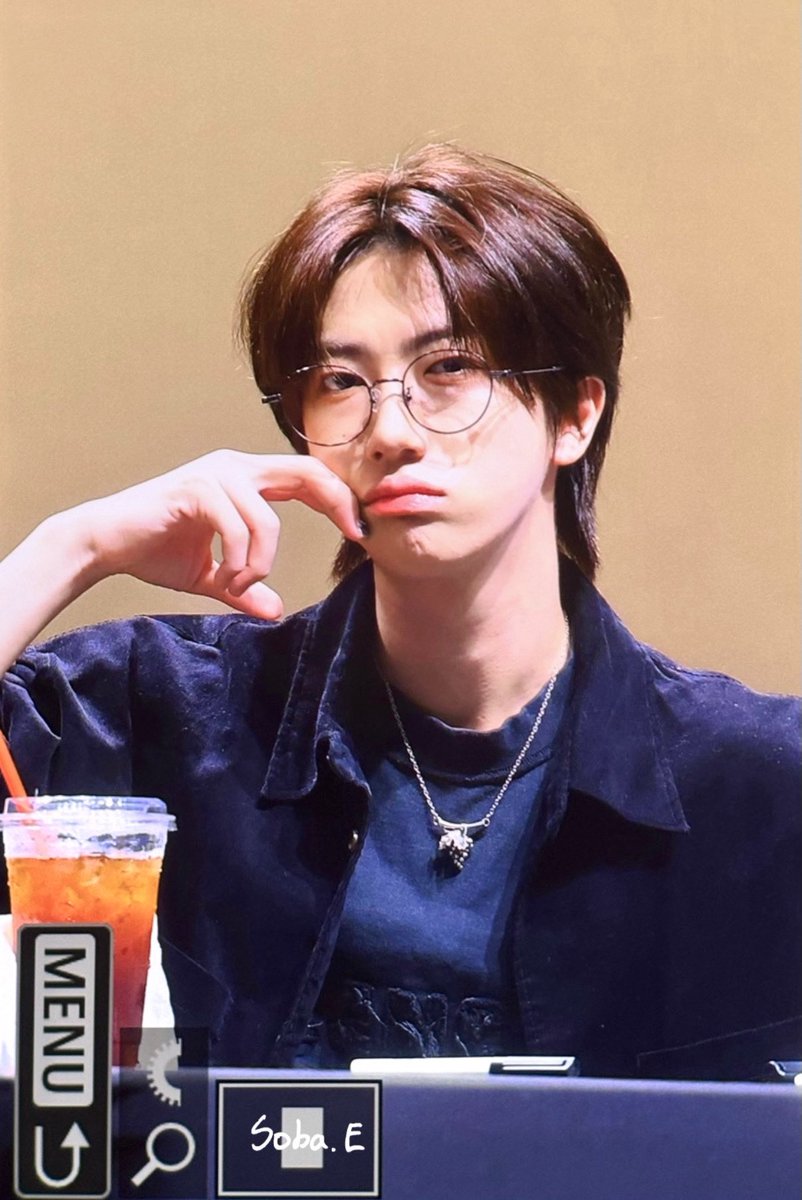 250705 사웨

오늘은 안경원진 ⁽̨̡ ¨̮ ⁾̧̢.•♥

#크래비티 #원진 #CRAVITY #WONJIN #이야_잘생겼다_함