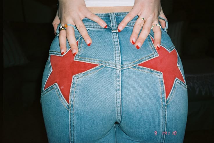 imadqaili's tweet photo. can someone pls draw bucky barnes in those cunty red star jeans like this .... bucky artists i beg 🧎🏻‍♀️🧎🏻‍♀️ https://t.co/TAEwOUaTll