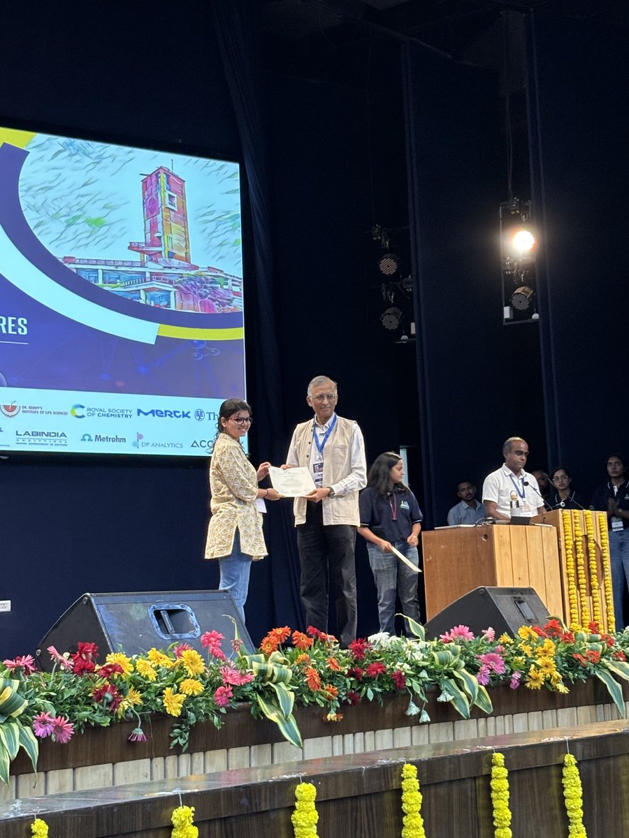 VinodKTiwari6's tweet image. Heartiest congratulations to Ms Bindu Tiwari @ BHU for the CRSI Best Poster Award. Congratulations to her PhD mentor Prof Nazar Hussain