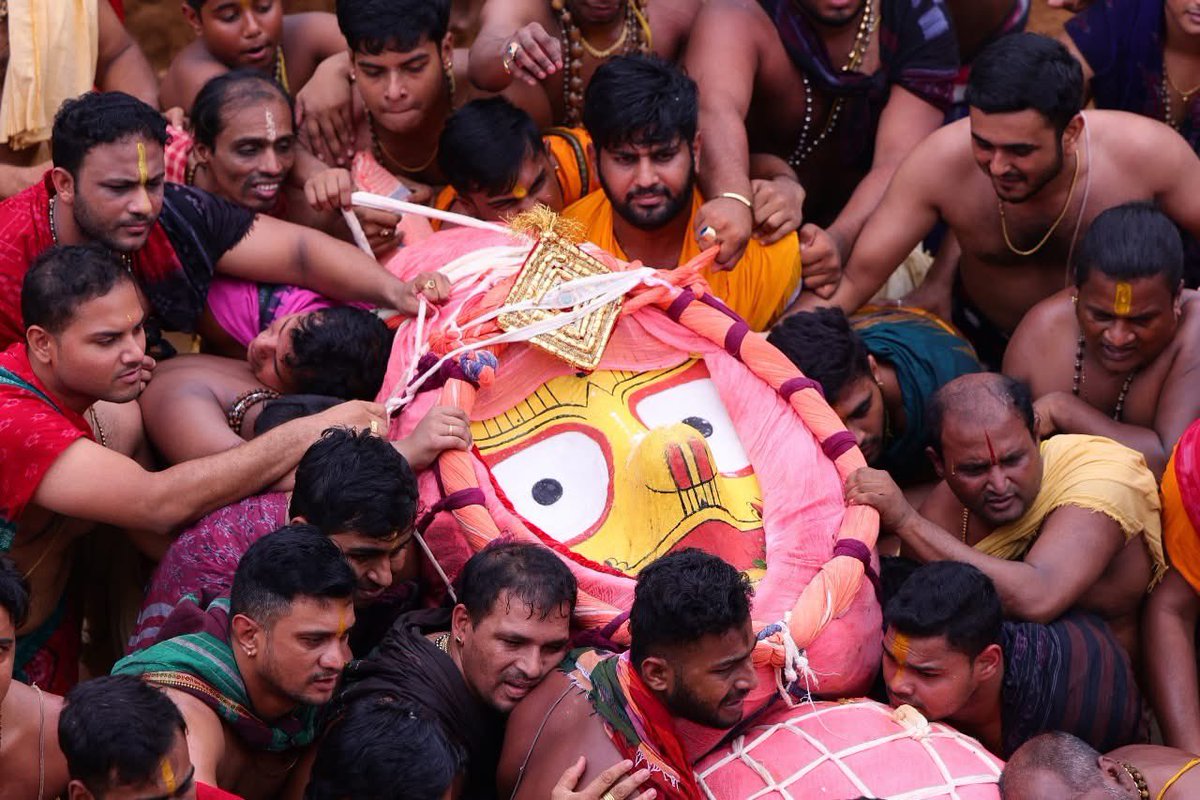 Culturedeptt's tweet photo. ଦେବୀ ସୁଭଦ୍ରା ମା’ଙ୍କ ପହଣ୍ଡି ଦୃଶ୍ୟ. ....
#rathayatra2025 #OdiaCulture #odia_language #culture
@CMO_Odisha @suryabanshibjp @IPR_Odisha https://t.co/L3prqW2S90