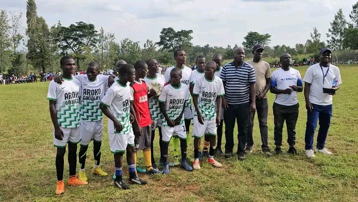 PhilipAroko_'s tweet photo. I also provided new uniforms for various teams and supported teachers and referees with refreshments.This is the clear path of motivation and talent development that Goodlife stands for. Talent must be nurtured and rewarded. https://t.co/jguyIeX4oo
