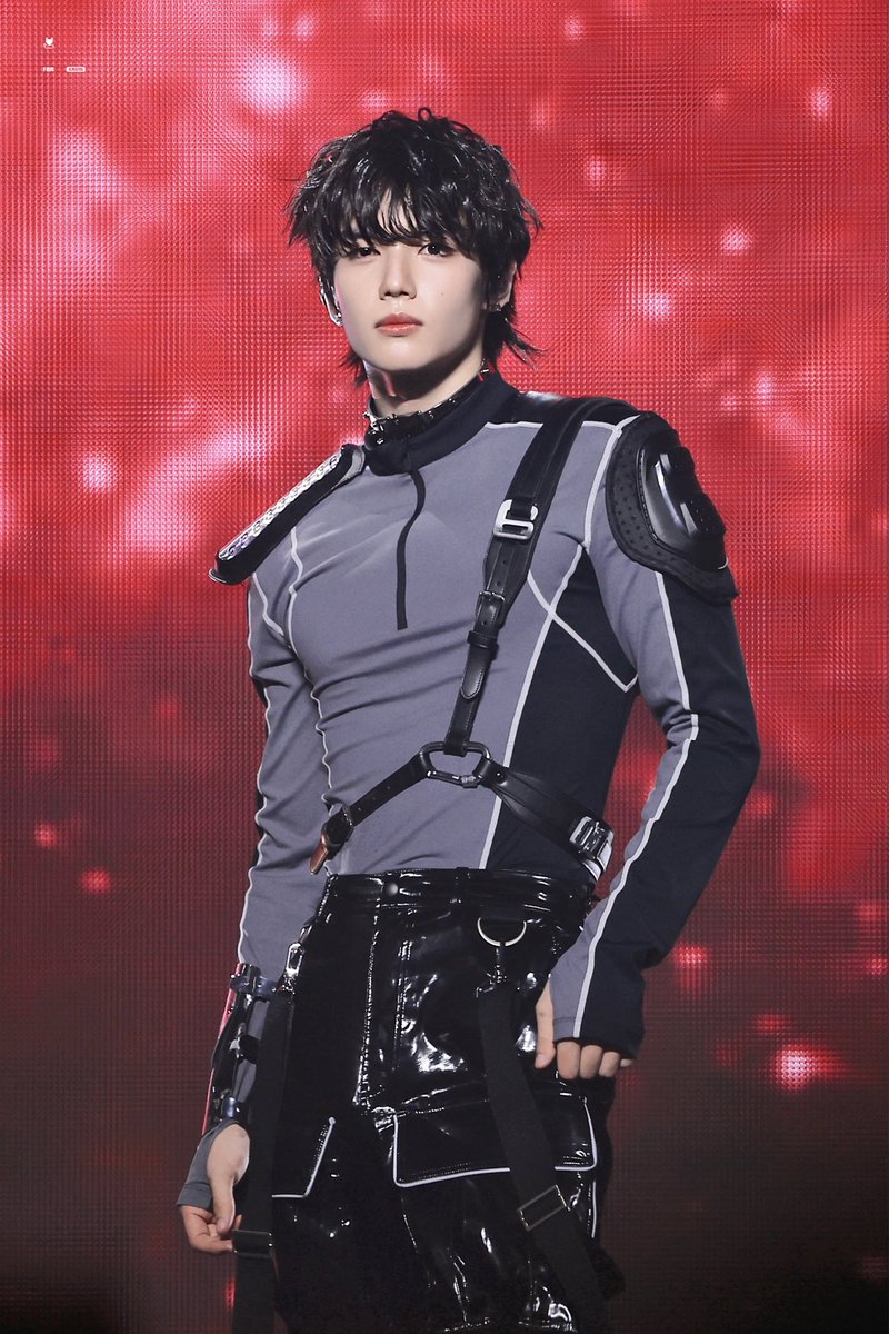 buddybbhm's tweet photo. 옷넘맘에들어서두장더..ㅠㅡㅠ #SMTR25 #HAMIN #하민 #함 https://t.co/hregIMEiAi