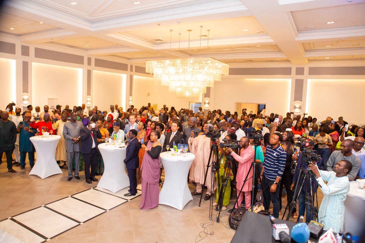 Nigeria #Kwibohora31
 Abanyarwanda baba mu gihugu cya #Nigeria bizihije umunsi wo Kwibohora ku nshuro ya 31. 
Ambasaderi w’U Rwanda muri Nigeria,Bazivamo Christophe yibukije ko umunsi wo Kwibohora ari ipfundo rikomeye mu mateka y’U Rwanda n’umusingi w’u Rwanda rushya <a href="/RwandaMFA/">Ministry of Foreign Affairs & Int'l Cooperation</a>