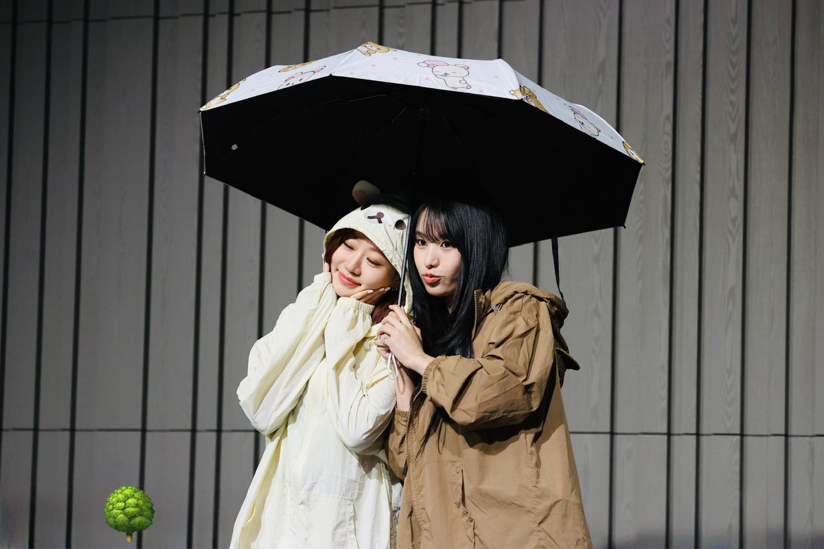 250704 팬싸

우비 소녀들👭☂️

#키스오브라이프 #키오프 #쥴리 #나띠
#KISSOFLIFE #KIOF #JULIE  #NATTY