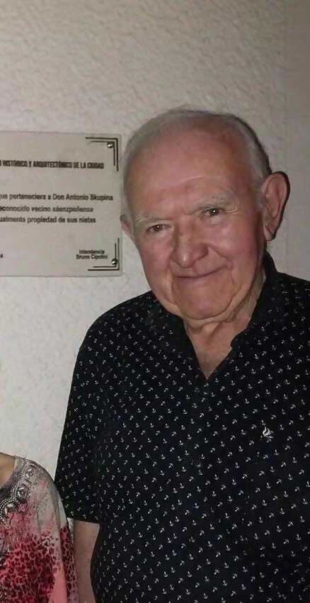 Con profunda tristeza recibimos la noticia del fallecimiento de don Luis Husak, Vice Presidente de la Unión Checoslovaca de Sáenz Peña, Chaco y personalidad destacada en el trabajo de preservación de la cultura checa. Nos unimos con nuestra solidaridad y sentidas condolencias.