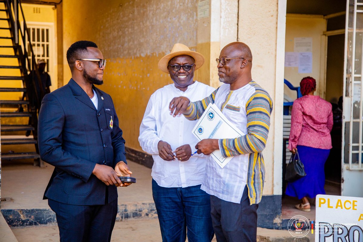 Mardi_pro1's tweet image. *📚 ÉDUCATION – HAUT-KATANGA*

Dans le cadre de la coopération entre le *Royaume de Belgique* et la *RDC*, l&apos;agence *Enabel*, à travers son projet *EDUBASE*, a doté les provinces éducationnelles *Haut-Katanga 1 &amp;amp; 2* de *trois motos* destinées à renforcer la mobilité dans les…