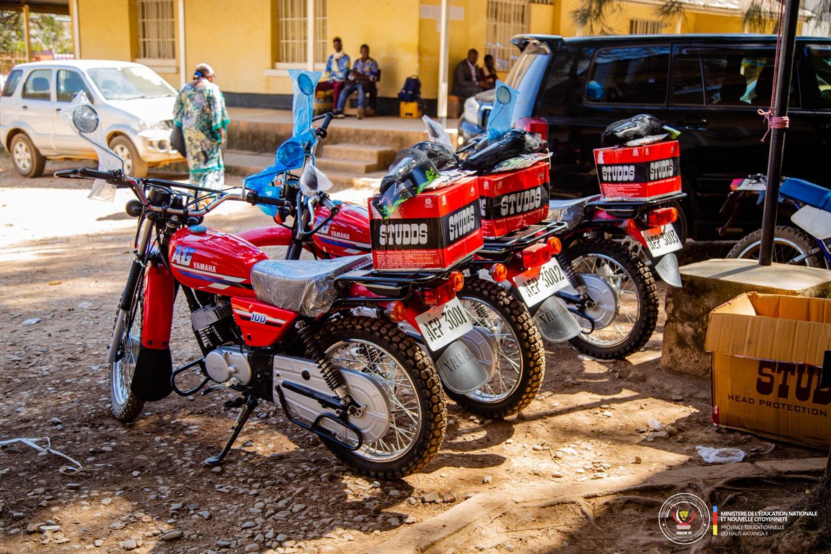 Mardi_pro1's tweet image. *📚 ÉDUCATION – HAUT-KATANGA*

Dans le cadre de la coopération entre le *Royaume de Belgique* et la *RDC*, l&apos;agence *Enabel*, à travers son projet *EDUBASE*, a doté les provinces éducationnelles *Haut-Katanga 1 &amp;amp; 2* de *trois motos* destinées à renforcer la mobilité dans les…