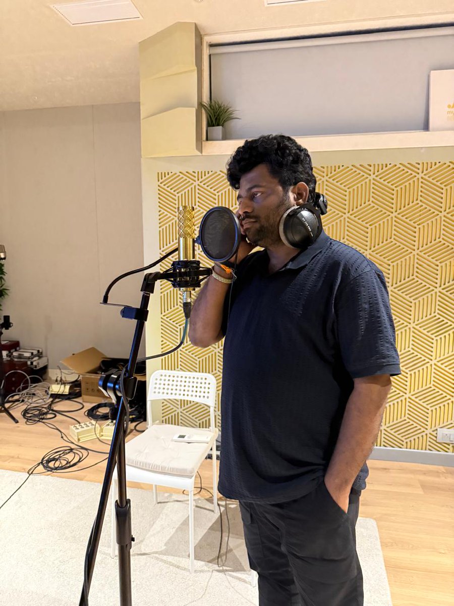 Proud to share that the music composition for #Kannoramey is officially done! It’s been a journey of passion, creativity, and countless hours in the studio. . 💫🎧

A VR Suwaminathan  Rajesh Musical

#Kannorameyalbumsong #Rvrstudios 
#ComingSoon