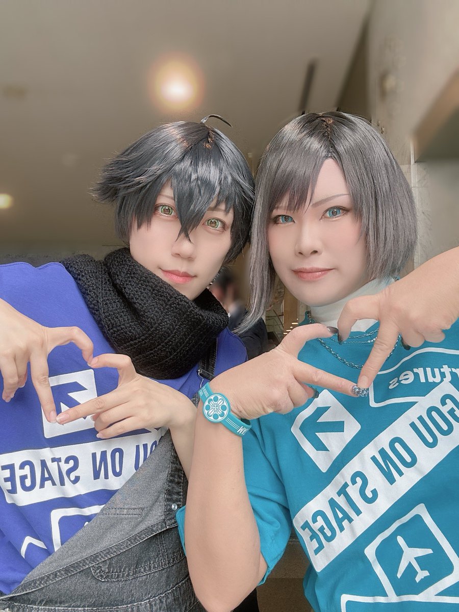 ※.5cos  ネイル色違い

滝でりぶうと〜🎤✈️✈️
すいすいと一緒🫶