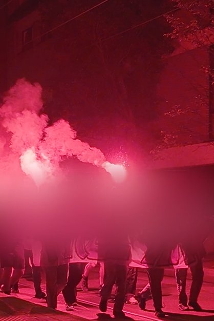 Am späten Dienstagabend den 01.07.2025, nahmen sich Revolutionär:innen und klassenkämpferische Antifaschist:innen aus Mannheim und Region spontan die Straße. Grund dafür war das Urteil gegen unseren Genossen Max: 
de.indymedia.org/node/523842 #freeallantifas