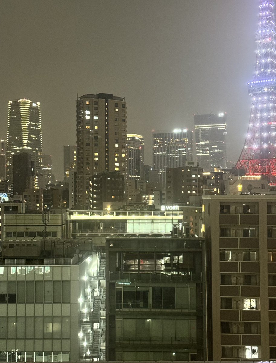 今日1人でゆっくり出来ると楽しみにしてたのに、産後メンタルなのか、情緒が安定しない〜。
関西は梅雨明けしたって聞いたけど、梅雨ってあったの
雨が降らないのは嬉しいけど