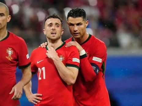 sport5il's tweet image. "הוריד פרופיל": למה CR7 לא בא להלווייה? &amp;gt;&amp;gt; sport5.co.il/articles.aspx?…
#ערוץ5