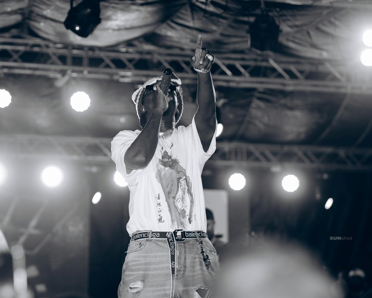 ROtoolartey's tweet photo. A Night of exciting performance from the BHIM President @stonebwoy 🦁🐊🐆

#UCC #DaleVida #srcweek https://t.co/6B47J2slo8