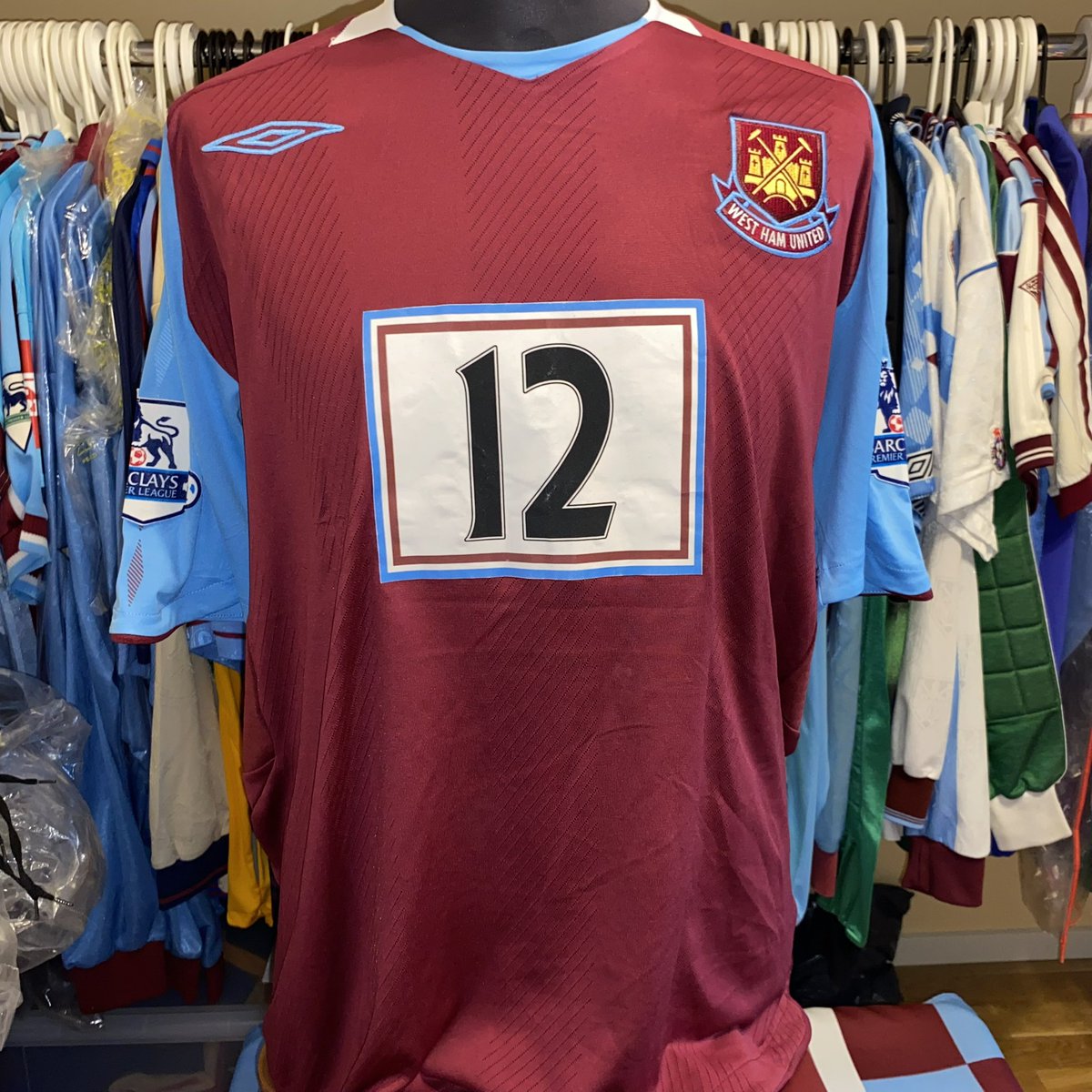 Mick Clifford (@icwhs) on Twitter photo A genuinely lovely guy!
One of the few players who used 3 different squad numbers 🏰⚒️🫧<a href="/CarltonCole1/">Carlton Cole</a> A genuinely lovely guy!
One of the few players who used 3 different squad numbers 🏰⚒️🫧<a href="/CarltonCole1/">Carlton Cole</a>