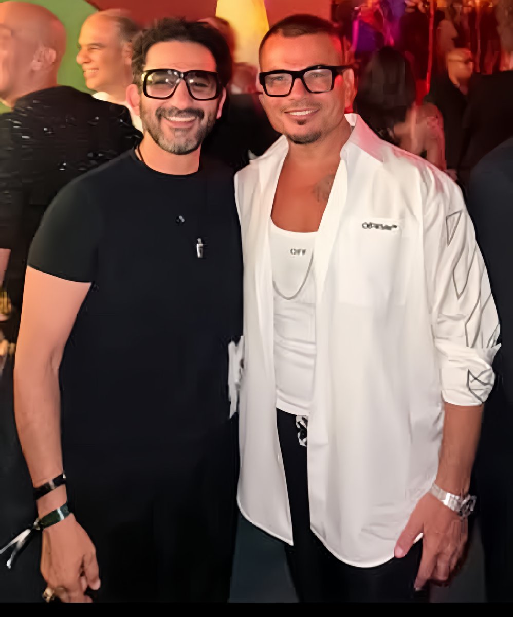 بالفيديو- على المسرح وأمام الجمهور، أحمد حلمي يفاجئ عمرو دياب…. والأخير يردّ
 bisara7a.com/?p=284505 

<a href="/ahelmy/">Ahmed Helmy</a> <a href="/amrdiab/">Amr Diab</a> 

#أحمد_حلمي #عمرو_دياب