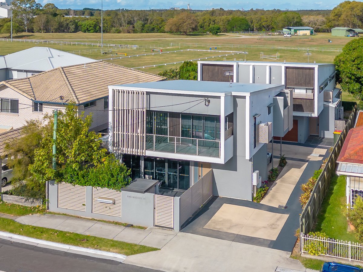 thomas_coussens's tweet photo. Suburb snobbery doesn’t build equity.

The best growth often comes from the overlooked suburbs, the ones with trains, schools, shops, and community hubs.

Blue-chip gets the hype. Infrastructure gets the results.

#brisbaneproperty #propertyinvestment #realestate https://t.co/1LHMstvtxD