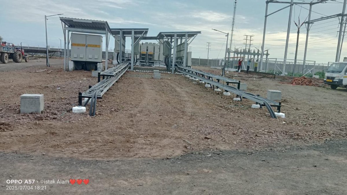 SaiEnergy's tweet photo. 100 mw solar power project dhotri solapur Maharashtra 
#solarpower https://t.co/0MaAdbQY9j