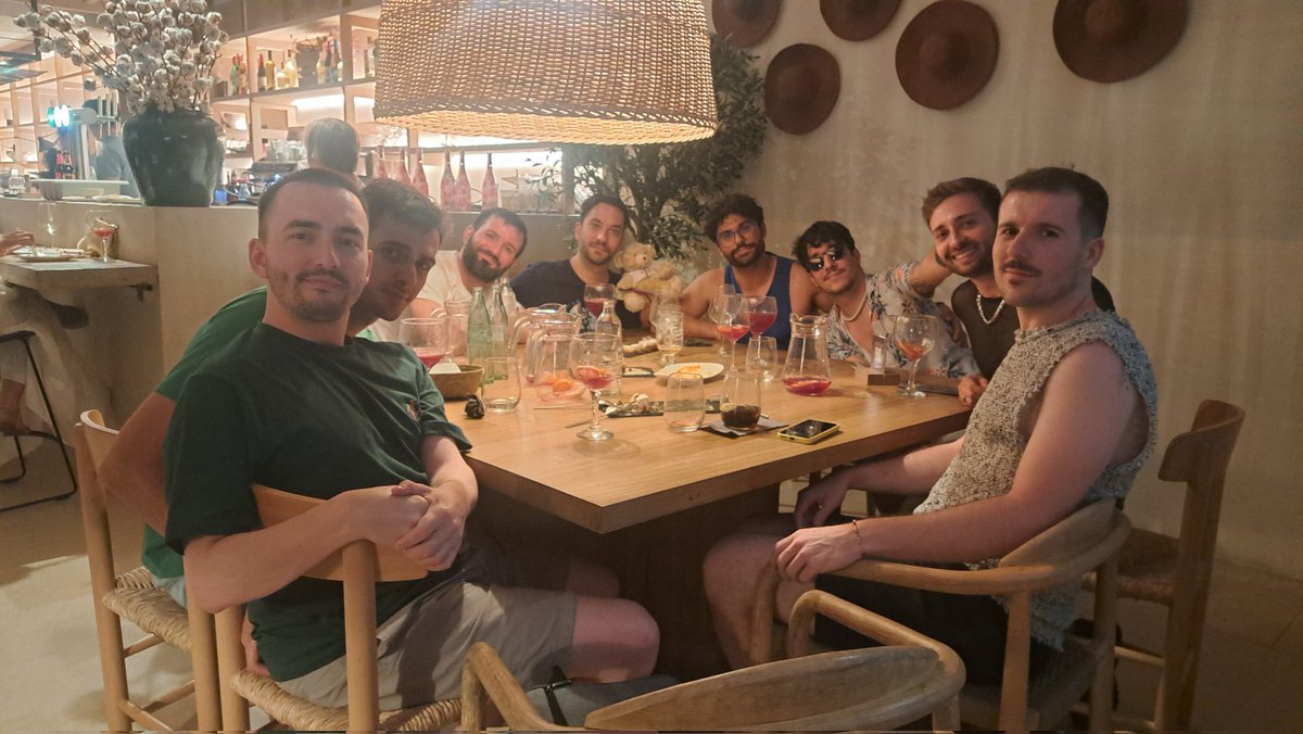 Ramera de Babilonia (@putikonda) on Twitter photo Ayer tocó cena por el orgullo con las bbsotas <a href="/RayofLex/">Lex Lightning ⚡</a> <a href="/A_Rabbithunter/">Alex R</a> <a href="/seroscuro94/">Maestro D. Álvaro</a> <a href="/alegulu96/">Nadie.</a> <a href="/ephyx__/">Dishonour on your 🐮</a> Ailierk y Mrteemo mencion especial a Putita 1. <a href="/Poti_Nap/">Poti Nap</a> y a putita 2. por no venir <a href="/d_egoitz/">Egoitz D. Ibargoitia</a> Ayer tocó cena por el orgullo con las bbsotas <a href="/RayofLex/">Lex Lightning ⚡</a> <a href="/A_Rabbithunter/">Alex R</a> <a href="/seroscuro94/">Maestro D. Álvaro</a> <a href="/alegulu96/">Nadie.</a> <a href="/ephyx__/">Dishonour on your 🐮</a> Ailierk y Mrteemo mencion especial a Putita 1. <a href="/Poti_Nap/">Poti Nap</a> y a putita 2. por no venir <a href="/d_egoitz/">Egoitz D. Ibargoitia</a>