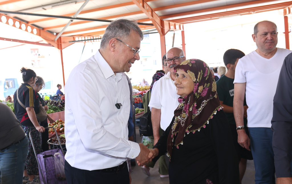 Cuma Pazarımızda esnafımızı ve vatandaşlarımızı ziyaret ederek hem sohbet ettik hem de pazar esnafımızın talepleri doğrultusunda başlattığımız kapalı alan genişletme çalışmalarımızı yerinde inceledik. 

Daha güzel bir Silifke için hep birlikte çalışmaya devam edeceğiz. 🌿