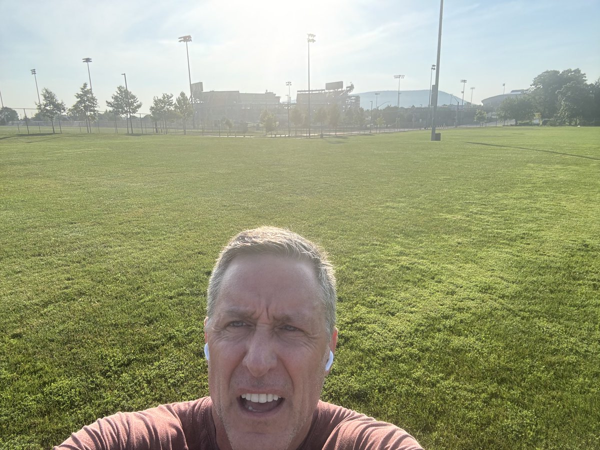 PatrickSentner's tweet image. In honor of old school @DLockwoodiii - suns up in @bigten country!